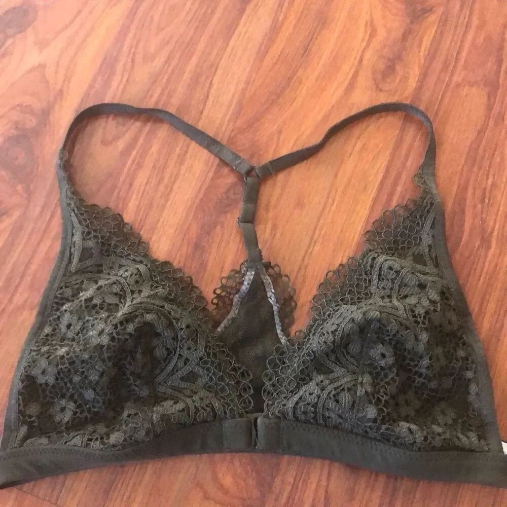 Victoria’s Secret olive lace racer, back bra, bra at size extra small